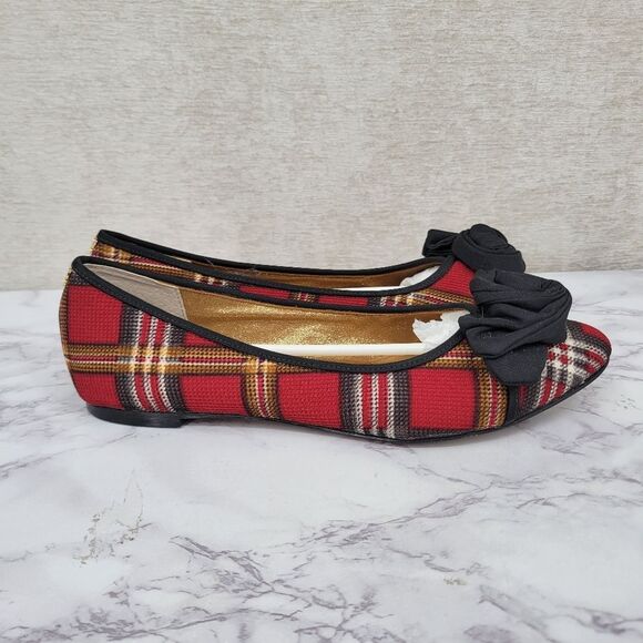 J Renee Tartan Plaid Red and Black Women's Ballet Flats Christmas Preppy Holiday - Picture 1 of 10